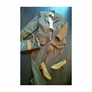 OMG Vintage Suit MUST HAVE!